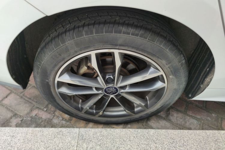 比亚迪 秦Pro 2020款 超越版 1.5TI 自动旗舰型车身外观6008