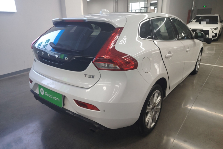 沃尔沃V40 2017款 T3 智雅版车身外观7