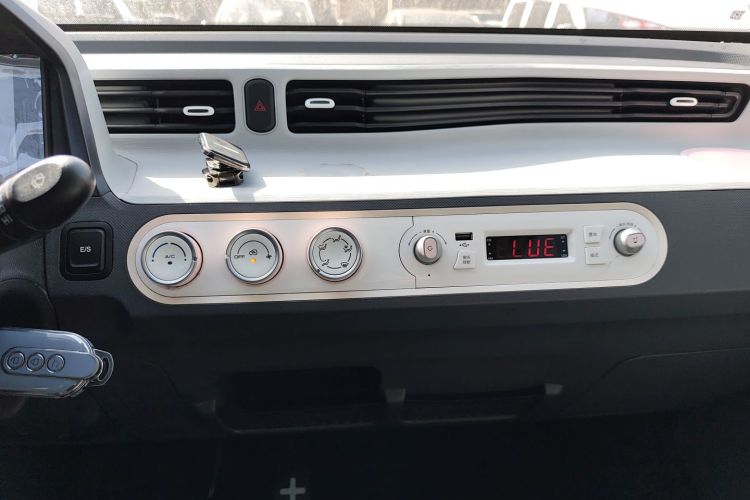 五菱汽车 宏光MINIEV 2022款 马卡龙时尚款 三元锂中控内饰16