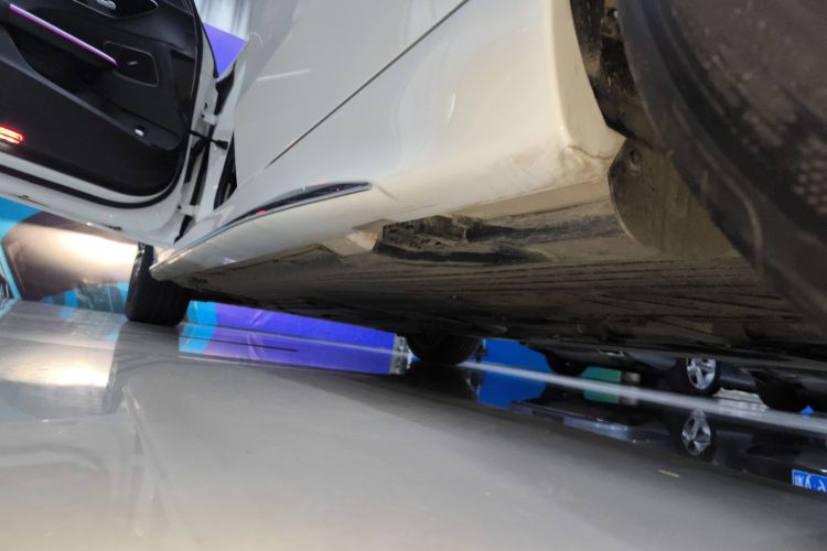 奔驰C级 2024款 改款三 C 260 L 运动版局部细节9002