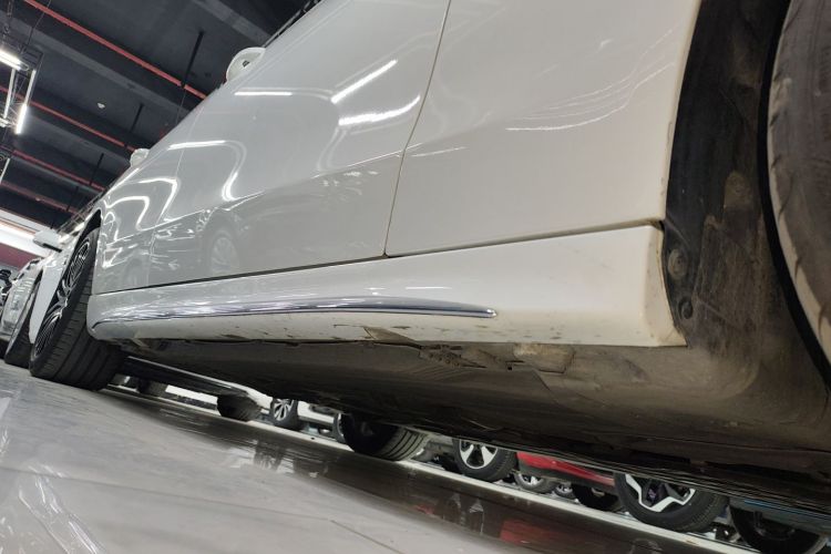 奔驰C级 2023款 改款二 C 260 L 运动版局部细节9001