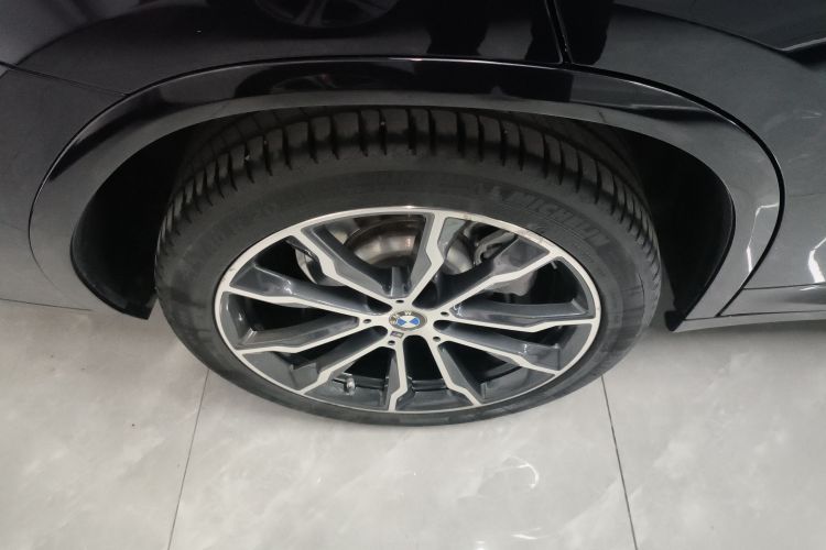 宝马X4 2022款 xDrive 25i M运动套装车身外观6008