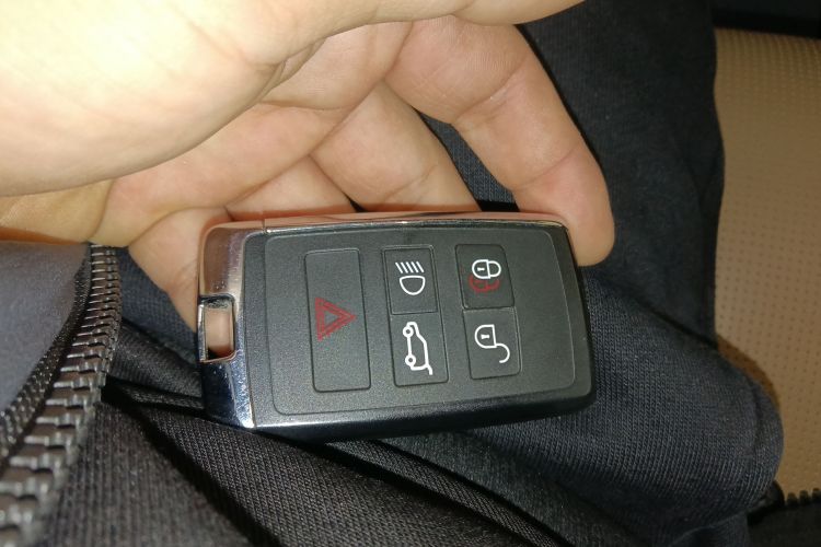 路虎 发现运动版 2024款 豪华定制版中控内饰11