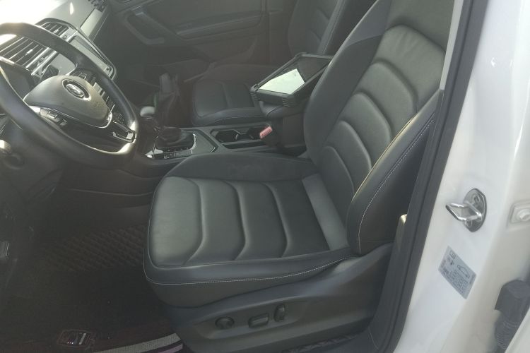 大众 途观L 2019款 改款 330TSI 自动两驱智动豪华版 国VI中控内饰19