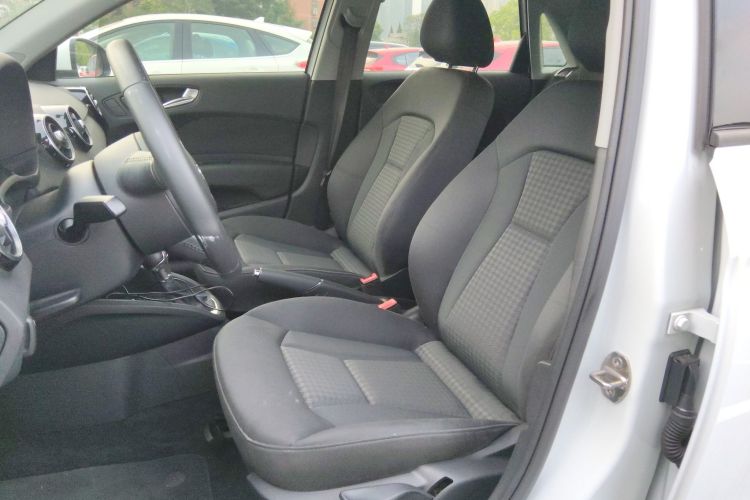 奥迪A1 2014款 30 TFSI Sportback时尚型局部细节19