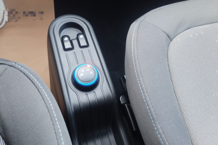 五菱汽车 宏光MINIEV 2022款 轻松款 磷酸铁锂中控内饰18