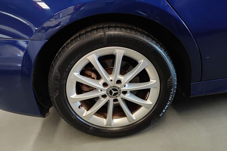 奔驰A级 2020款 改款 A 200 L 运动轿车动感型车身外观6003