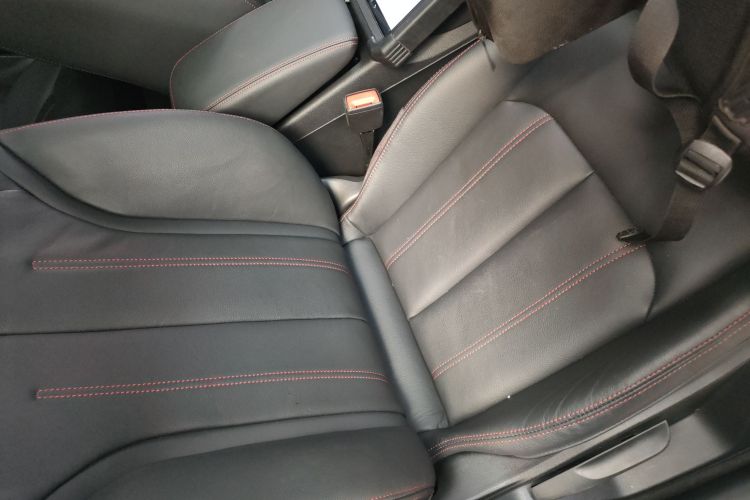 奥迪Q2L 2022款 35 TFSI 进取动感型局部细节41