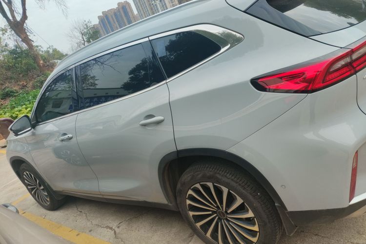 星途凌云 2021款 400T 两驱星尊版车身外观4