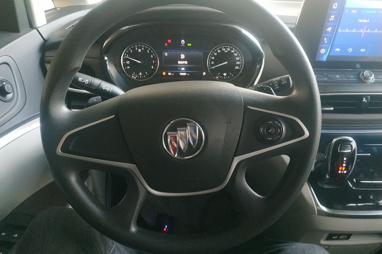 别克GL8 2023款 陆上公务舱 舒适型中控内饰13