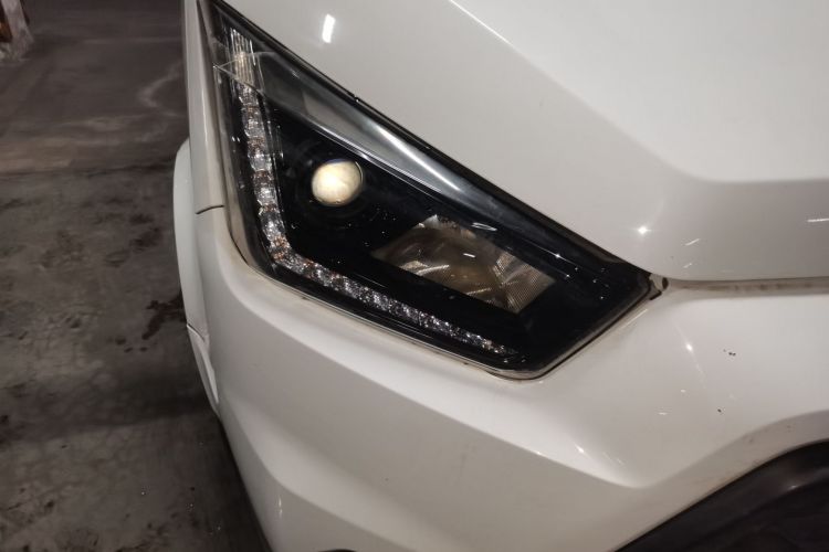 江铃 特顺 2019款 2.8T商运型短轴中顶6座国VI JX493车身外观8