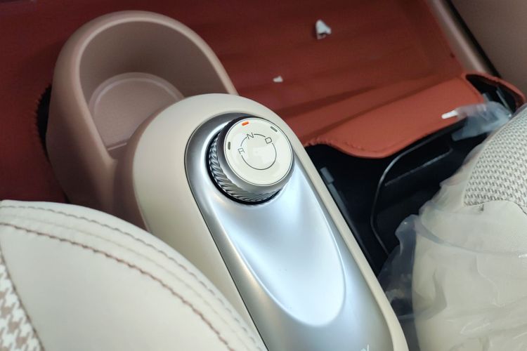 五菱汽车 宏光MINIEV 2025款 四门版 进阶款中控内饰18