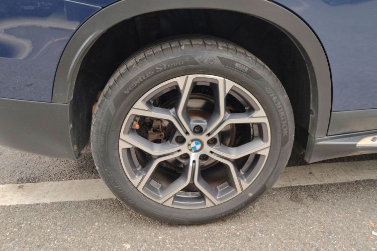 宝马X1 2021款 sDrive25Li 领先型车身外观6008