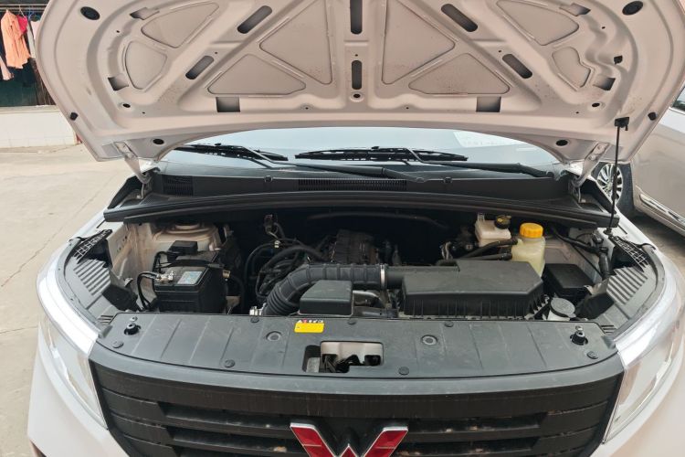 五菱汽车 五菱宏光PLUS 2020款 1.5L 手动标准型 5座局部细节24