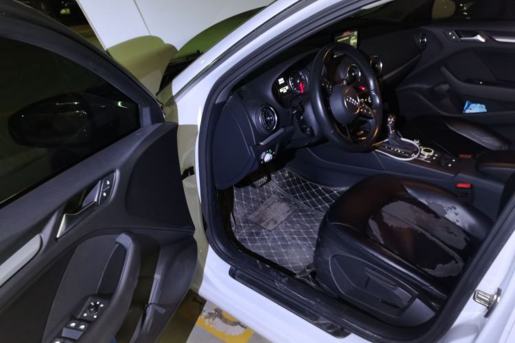 奥迪A3 2020款 改款 Sportback 35 TFSI 进取型 国VI中控内饰20