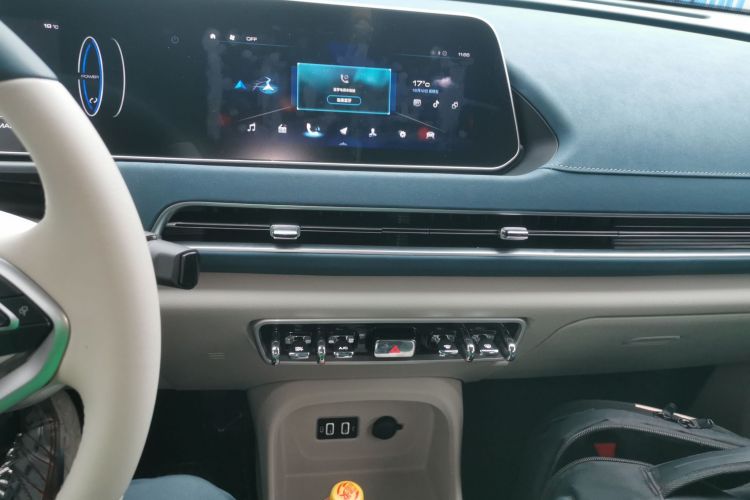 欧拉好猫 2022款 400km标准续航 豪华型 三元锂中控内饰16