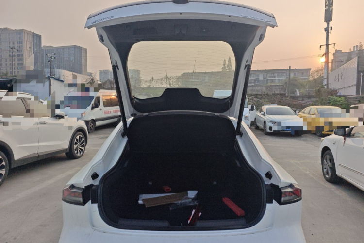 长安UNI-V 2024款 1.5T 尊贵型机舱底盘23