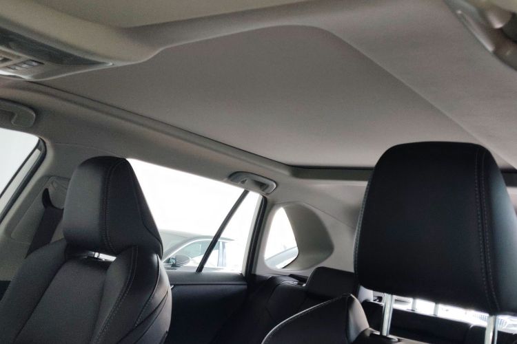 丰田 威兰达 2023款 双擎 2.5L E-CVT四驱尊贵版中控内饰22