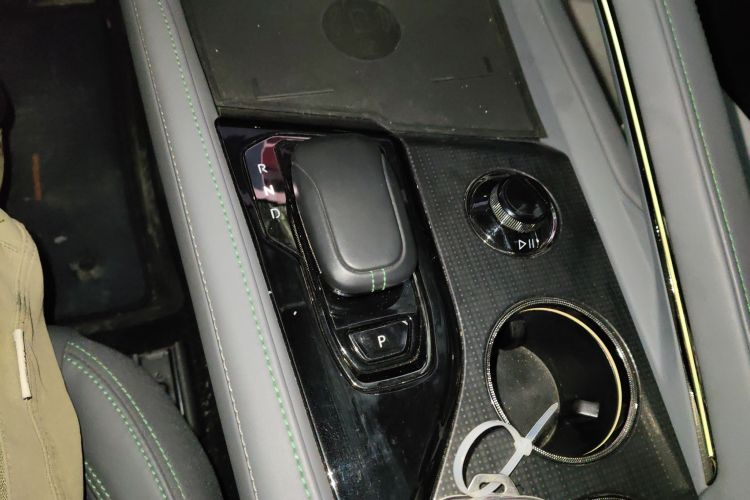 极氪001 2023款 WE版 86kWh局部细节18