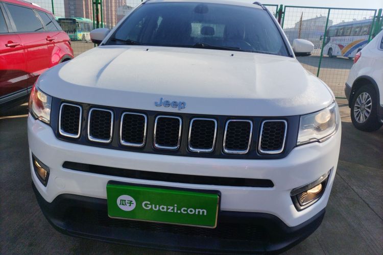 Jeep 指南者 2020款 220T 自动领先版车身外观2