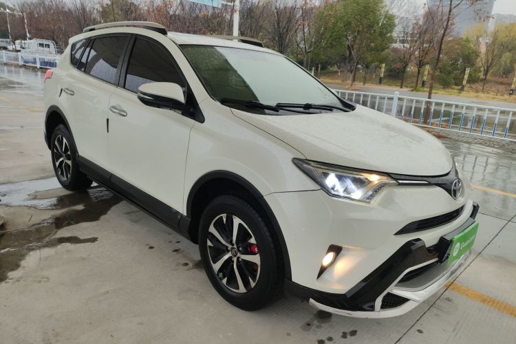 丰田 RAV4荣放 2016款 2.0L CVT两驱风尚版 国V车身外观3