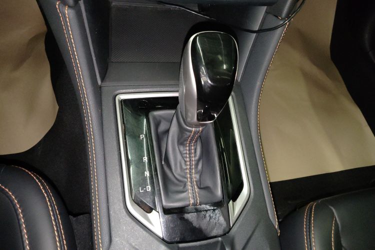 斯巴鲁XV 2019款 2.0i 全驱豪华版 国VI中控内饰18