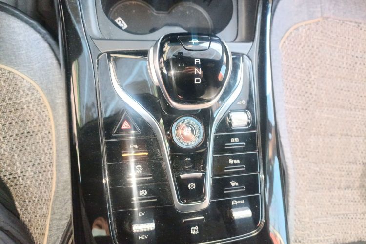 比亚迪 秦PLUS 2024款 荣耀版 DM-i 55KM领先型中控内饰18