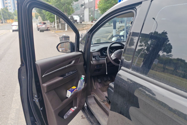 BAW北汽制造 锐胜王牌M7 2023款 1.6L 标轴创富型 7座中控内饰7003