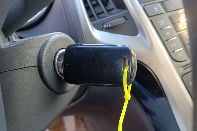 别克 英朗 2014款 XT 1.6T 自动时尚运动版中控内饰7001