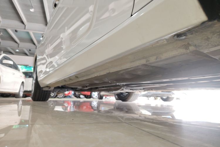 日产 天籁 2021款 2.0L XL 舒适版局部细节9001