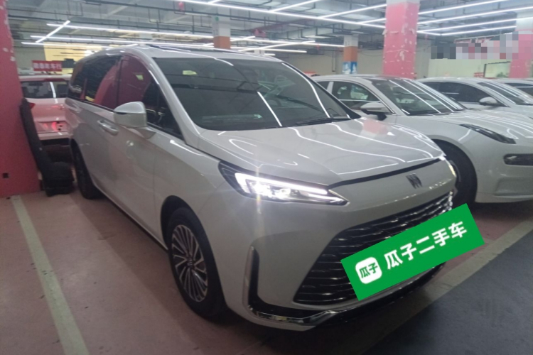 别克GL8新能源 2025款 陆尚 尊享版 7座车身外观3