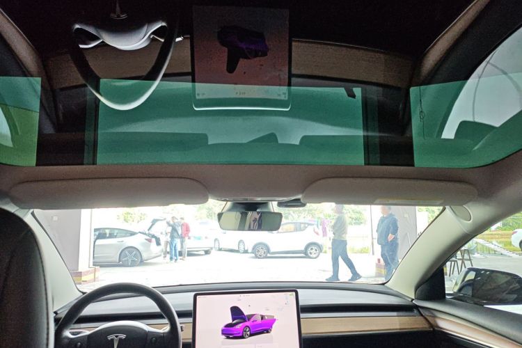 特斯拉 Model 3 2022款 后轮驱动版中控内饰22