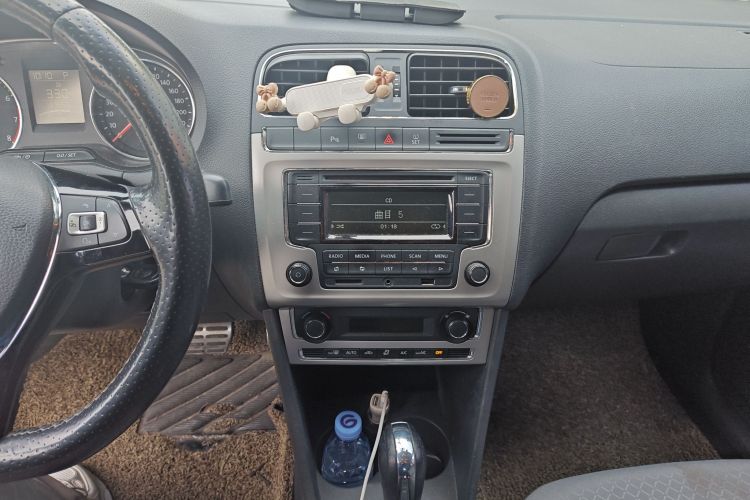 大众 2014款 1.6L Cross Polo 自动中控内饰16