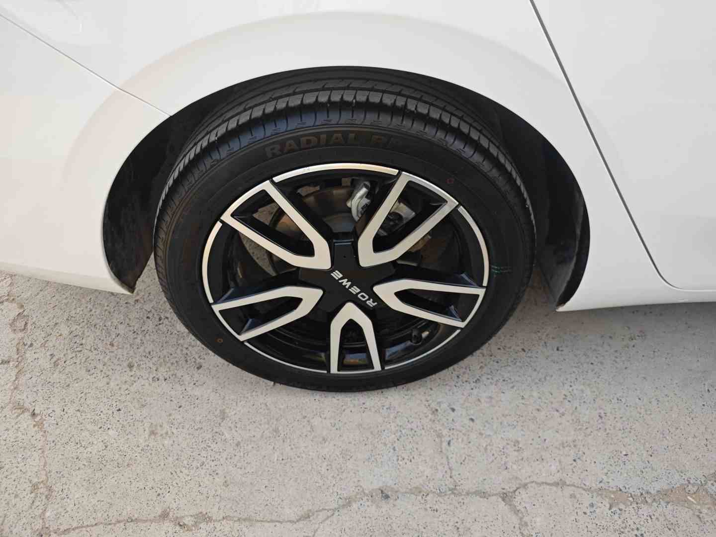 荣威D6 2025款 450km 尊享版(4)