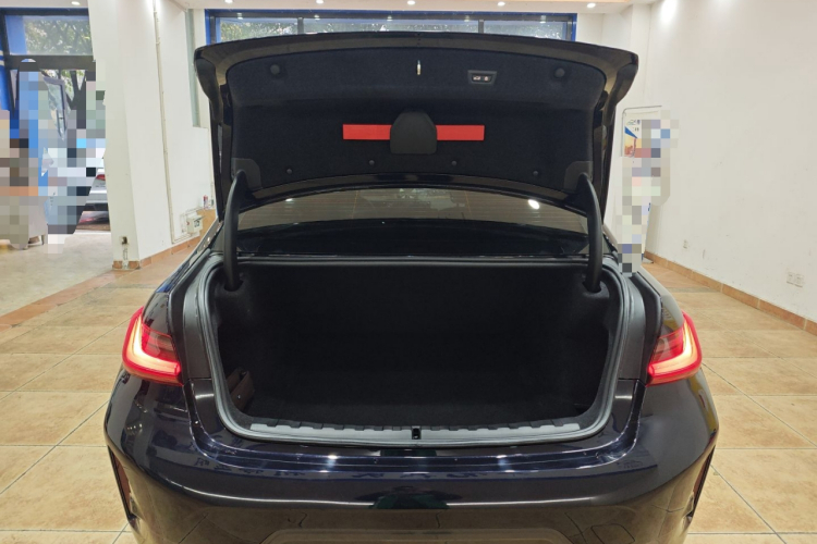 宝马3系 2023款 325Li M运动曜夜套装机舱底盘23