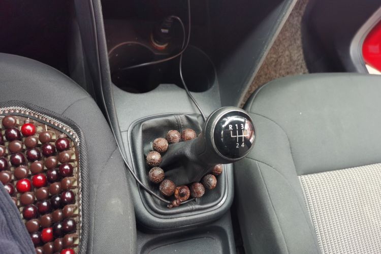 大众 Polo 2014款 1.4L 手动风尚版中控内饰18