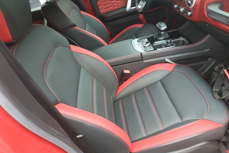 北京BJ40 2023款 2.0T 自动四驱城市猎人版侠客型局部细节41