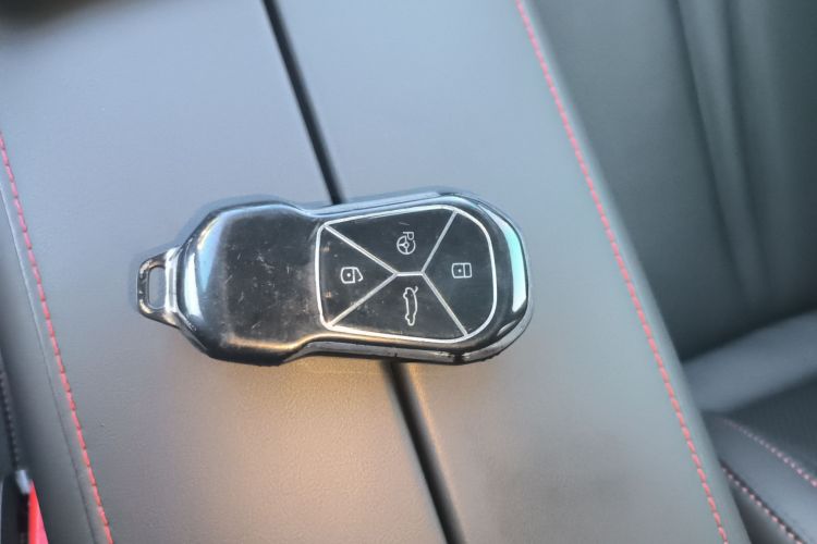 小鹏P7 2022款 480E中控内饰11