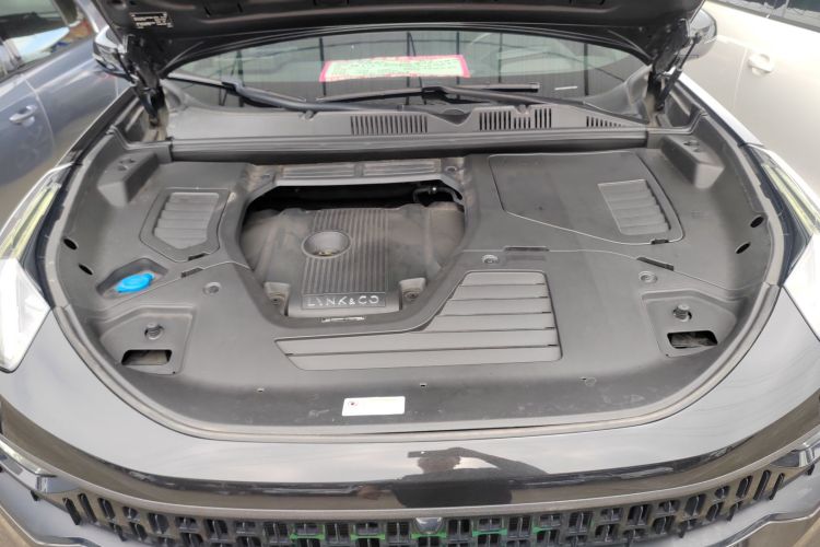 领克05 2020款 2.0TD 四驱劲Plus机舱底盘24