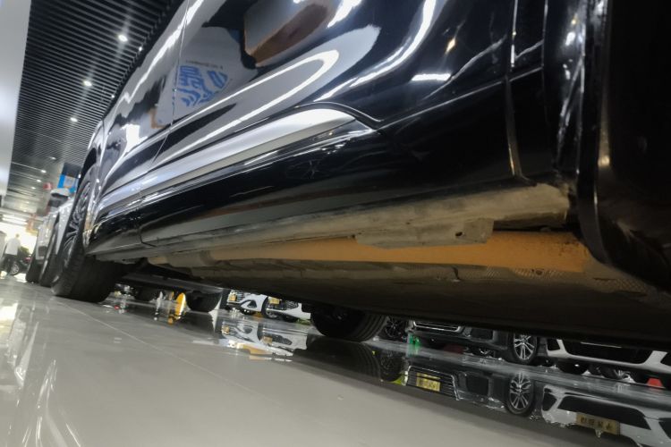 腾势D9 2022款 DM-i 970 四驱尊荣型局部细节9001