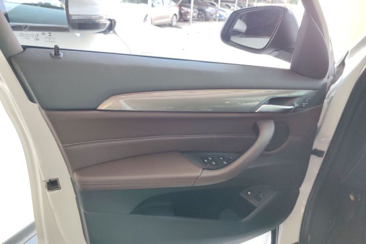 宝马X1新能源 2019款 xDrive25Le 里程升级版中控内饰47