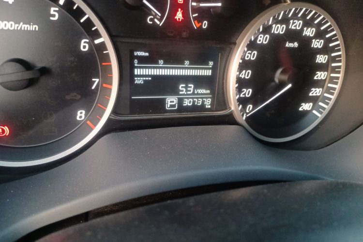 日产 轩逸 2021款 经典 1.6XE CVT舒适版中控内饰15