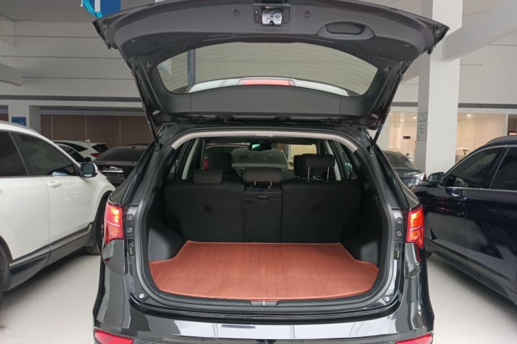 现代 胜达 2015款 2.0T 自动两驱舒适型 5座局部细节23