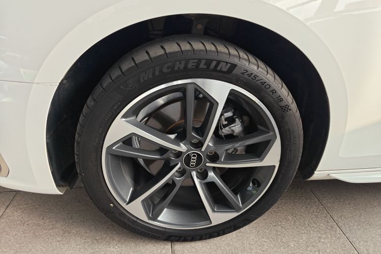 奥迪A4L 2023款 40 TFSI 时尚动感型车身外观6007