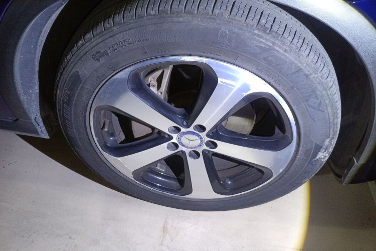 奔驰GLC轿跑 2017款 GLC 200 4MATIC 轿跑SUV车身外观10