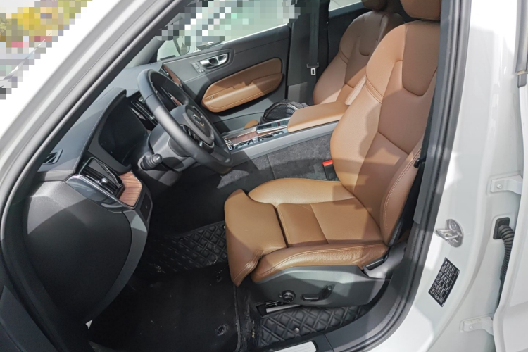 沃尔沃XC60 2025款 B5 四驱智远豪华版中控内饰19