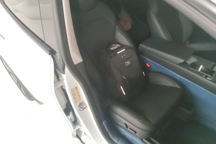 特斯拉 Model Y 2025款 长续航全轮驱动版局部细节41