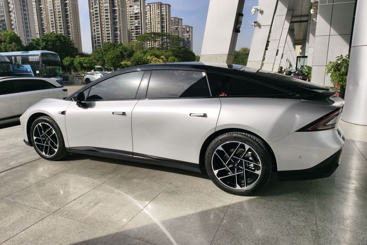 小鹏P7+ 2024款 超长续航 Max车身外观4