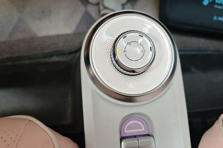 五菱汽车 五菱Air ev晴空 2023款 两座-进阶版中控内饰18