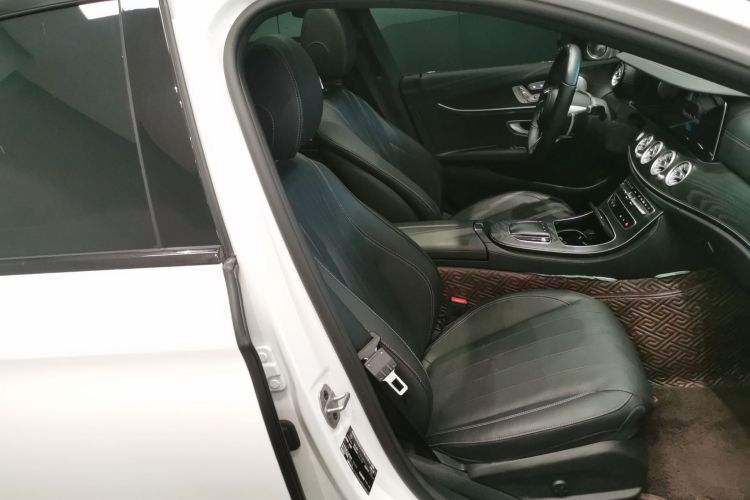 奔驰E级(进口) 2022款 E 260 时尚型运动版中控内饰41